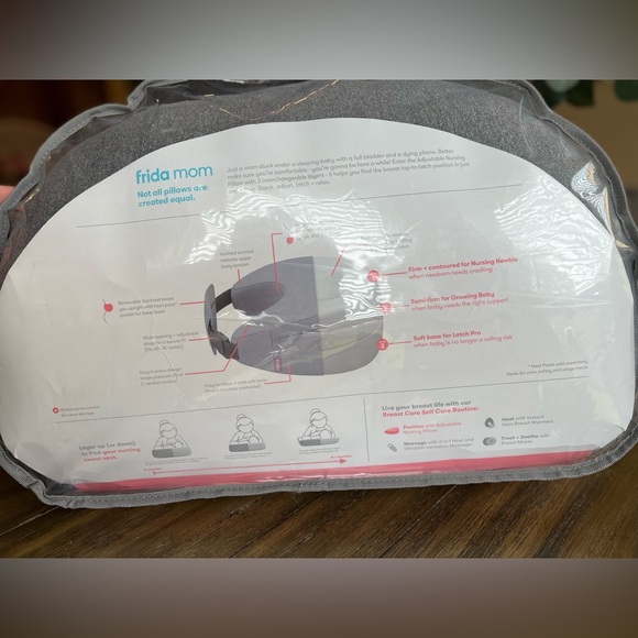 Frida mom adjustable nursing pillow - Picture 2 of 3